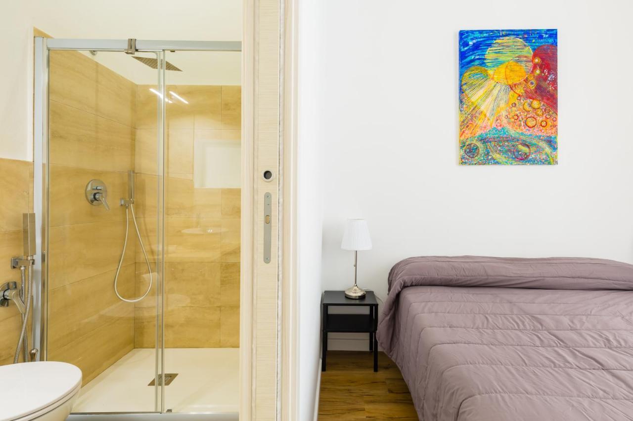 Barrio 133 - Double Bedroom In Center By Napoliapartments Naples
